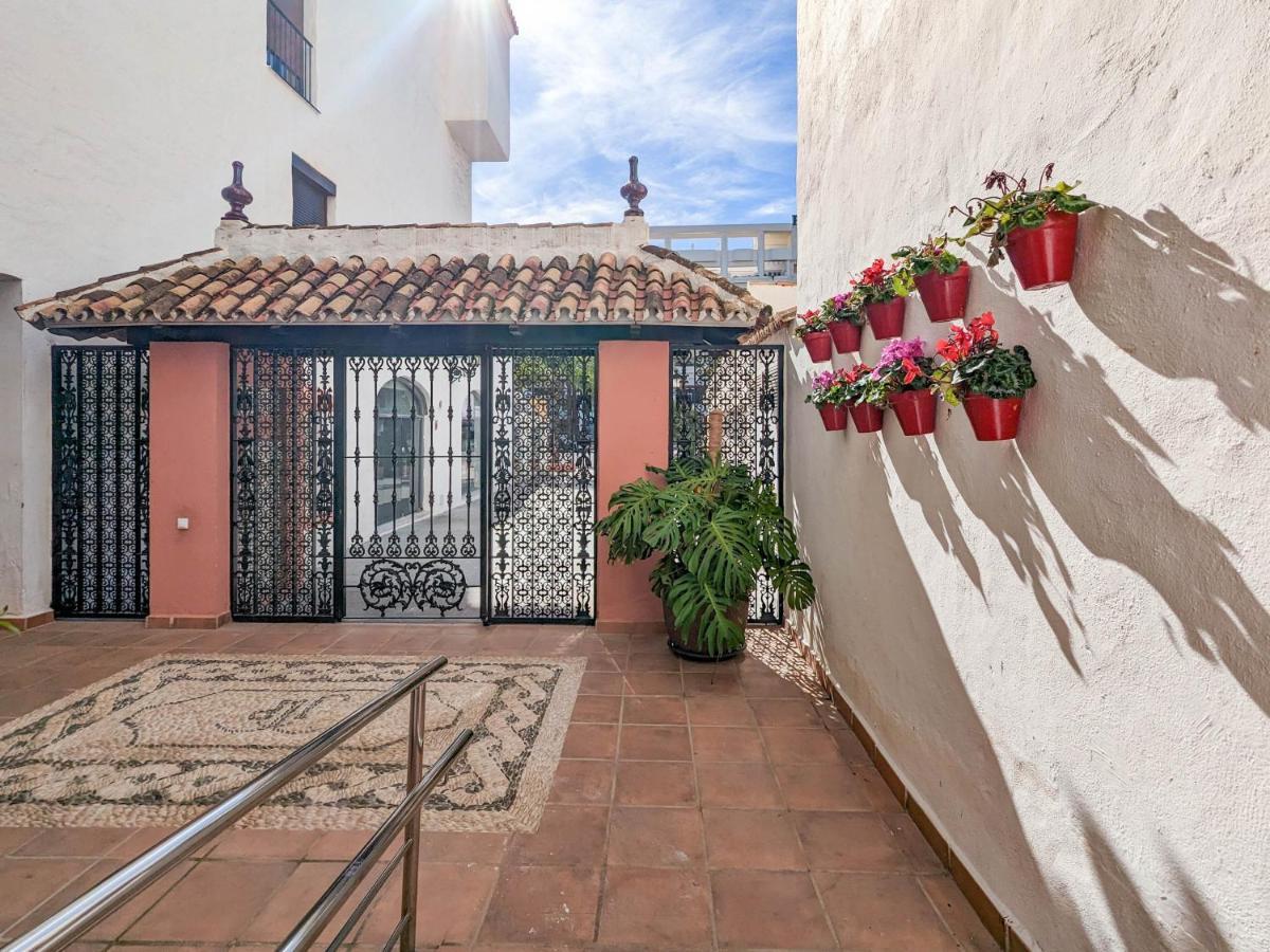 Appartamento Harbor Getaway In The Heart Of Puerto Banus With Walking Dictance To Everything *
